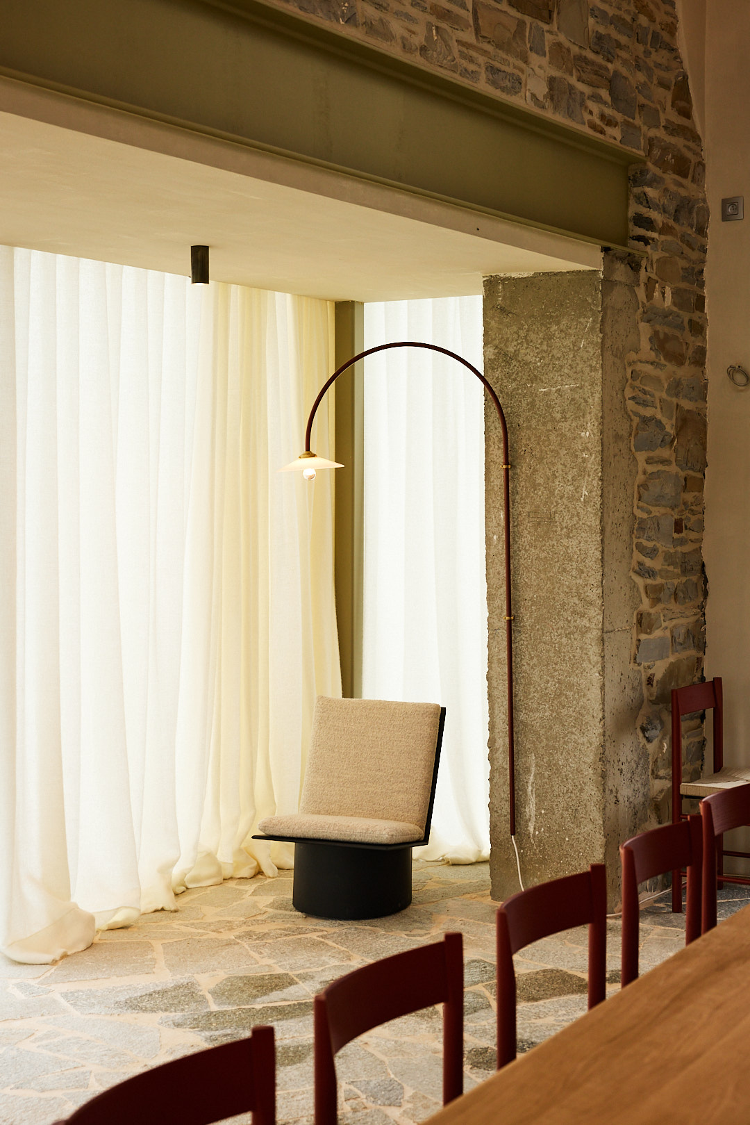 Maison Oscar — interieurdetail met lounge stoel